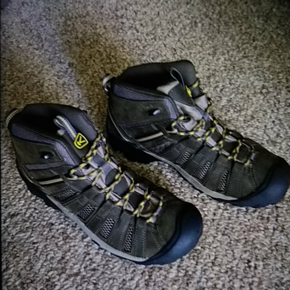 Mens Keen Voyager Mid